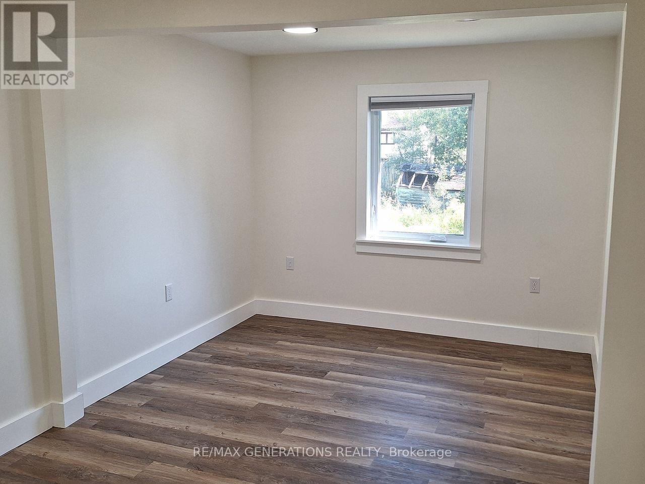 15 ROSS AVENUE - 13
