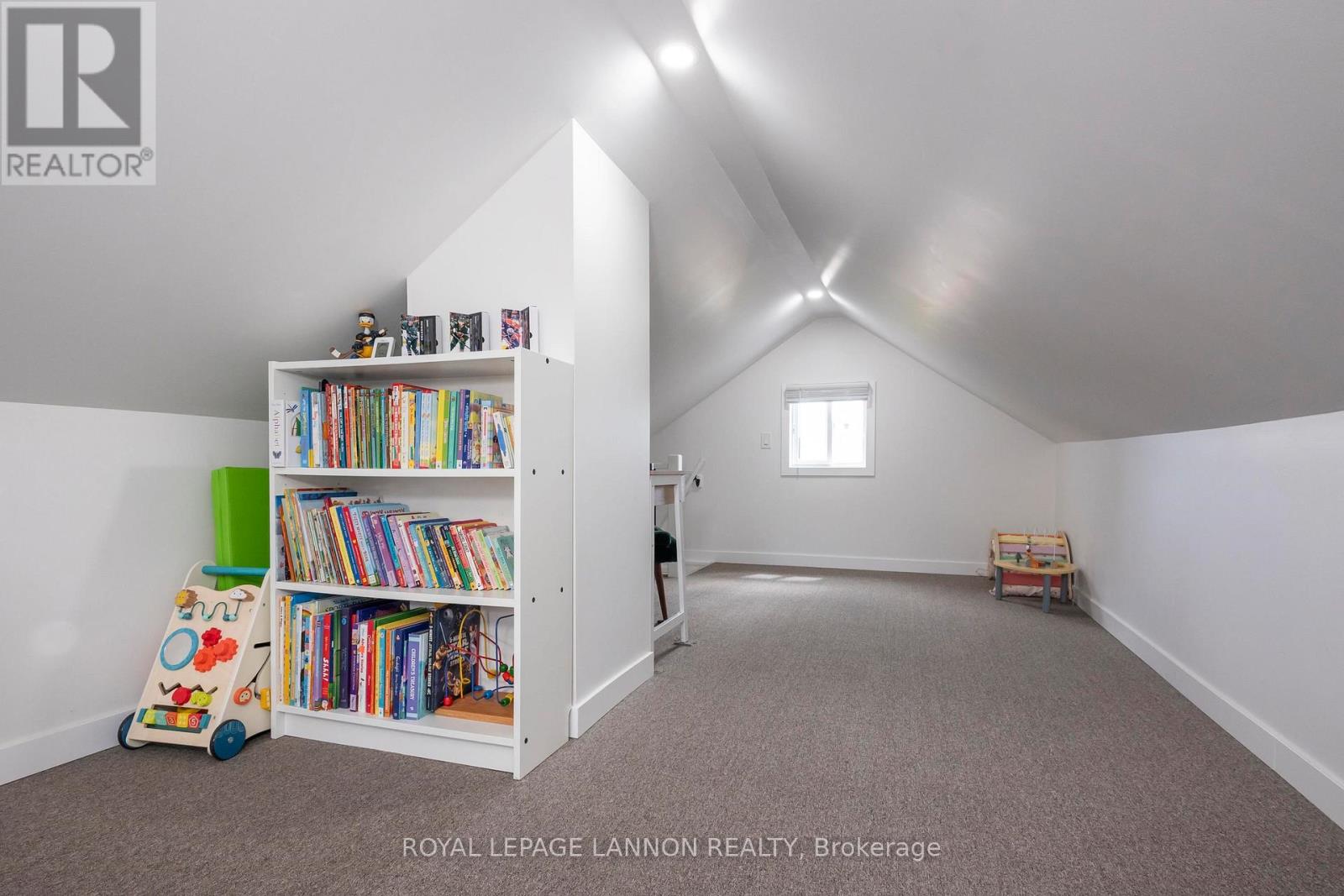 825 NEWPORT AVENUE - Image 14