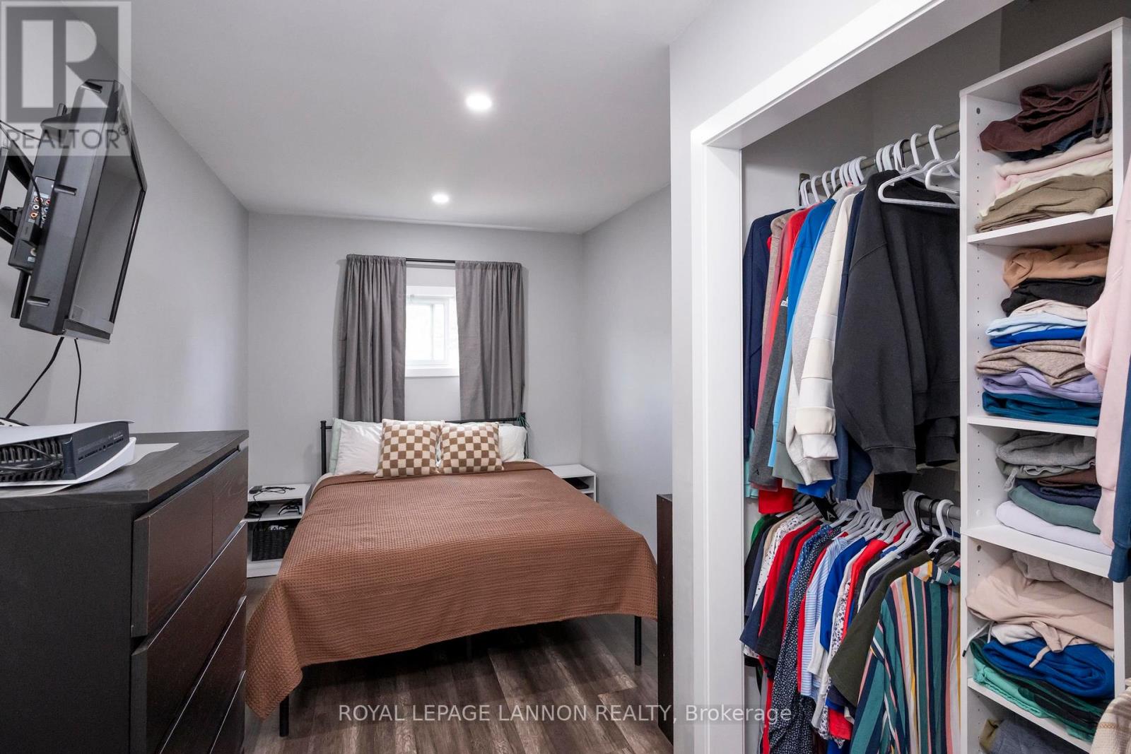 825 NEWPORT AVENUE - Image 10
