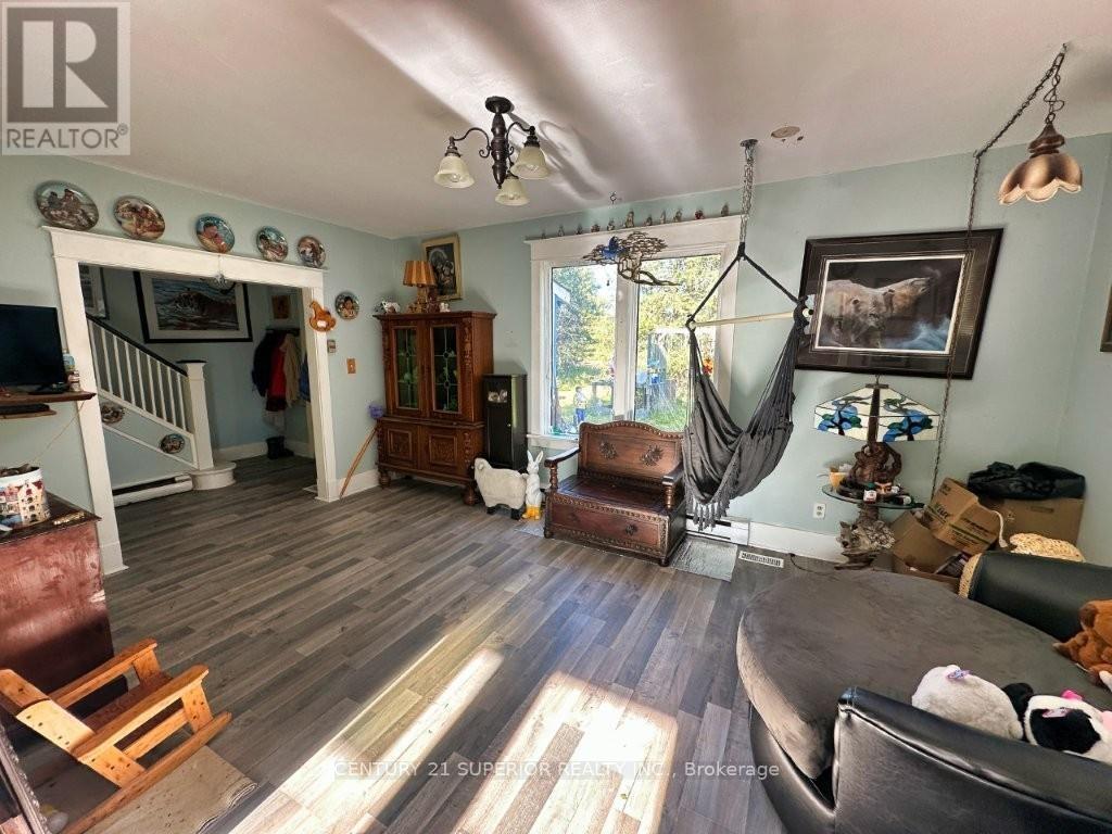 353 SPRING CREEK DRIVE - Image 12
