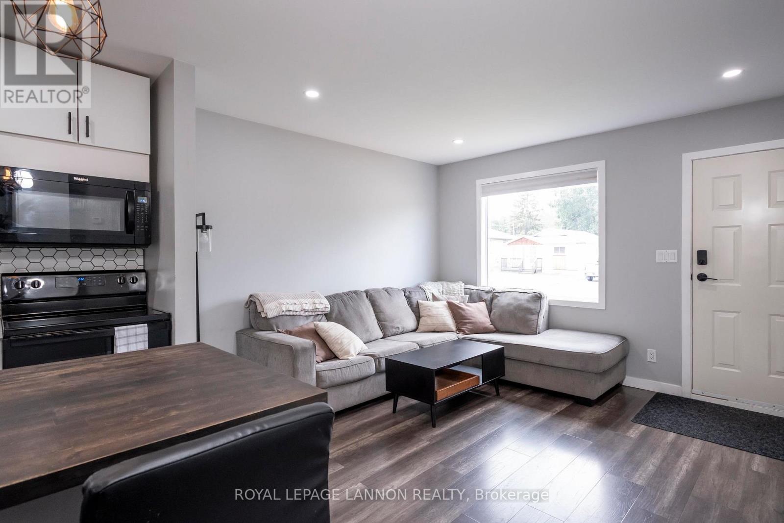 825 NEWPORT AVENUE - Image 7