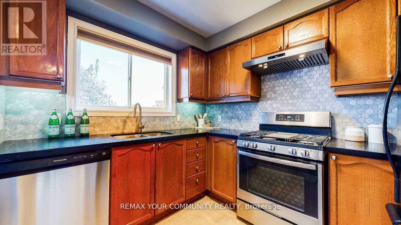 143 CORNISH DRIVE E - 7