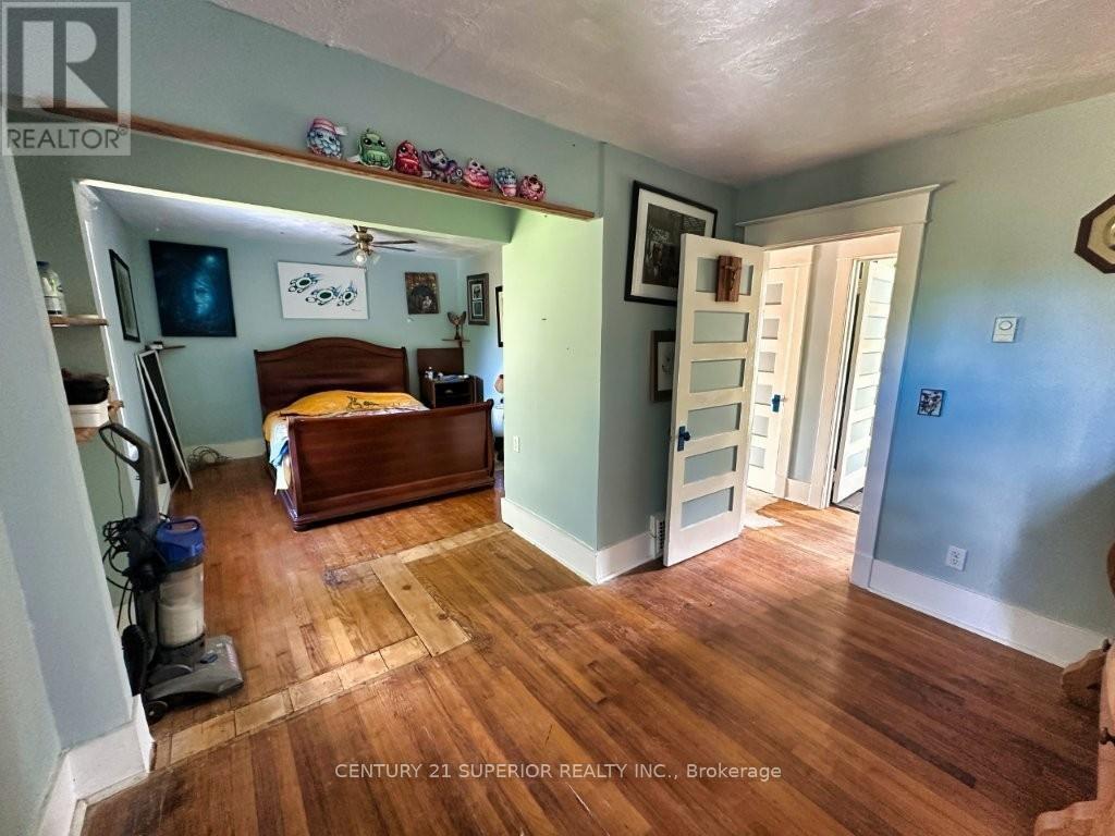 353 SPRING CREEK DRIVE - 29