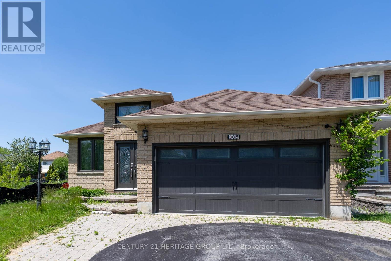 305 SANDRINGHAM DRIVE - 3