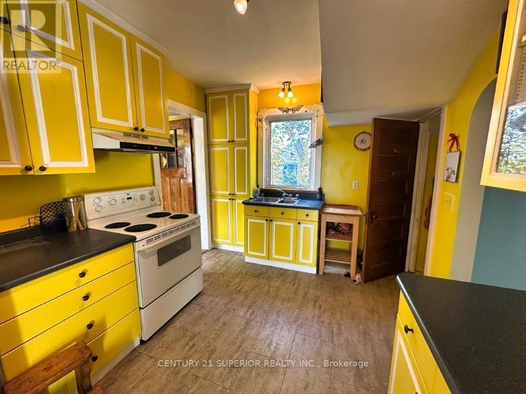 353 SPRING CREEK DRIVE - 21