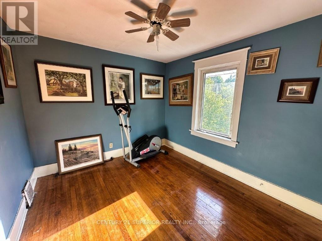 353 SPRING CREEK DRIVE - 37