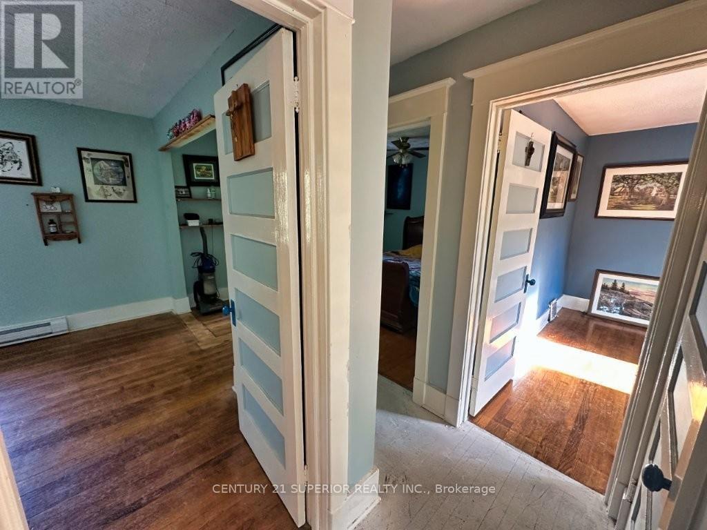 353 SPRING CREEK DRIVE - 36