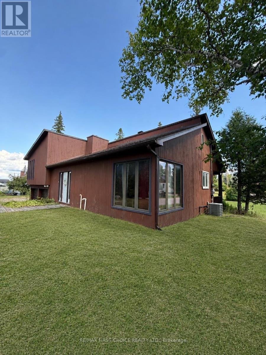 109-111 HILLCREST ROAD - 23