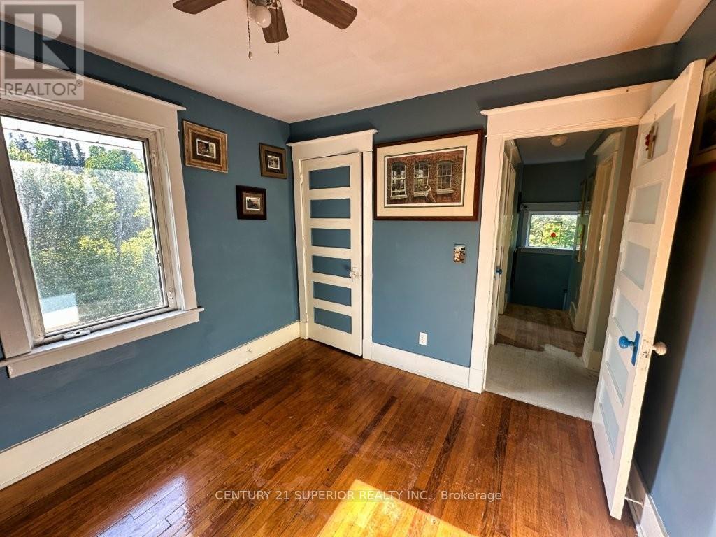 353 SPRING CREEK DRIVE - 38
