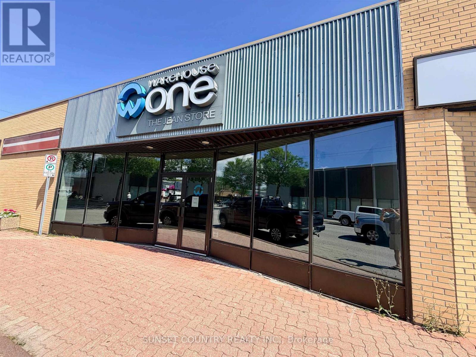 25 Whyte Avenue, Dryden (Downtown), Ontario, P8N1Z2, Dryden (Downtown), Ontario — photo 1 of 5