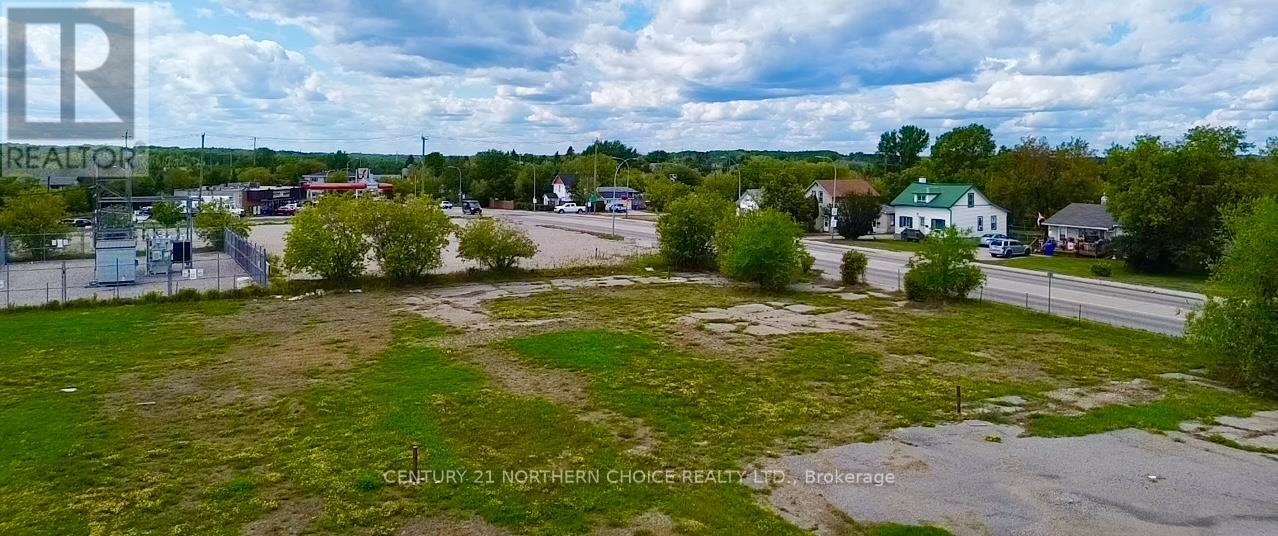 238 Government Street, Dryden (Hillcrest), Ontario, P8N2P1, Dryden (Hillcrest), Ontario — photo 1 of 5