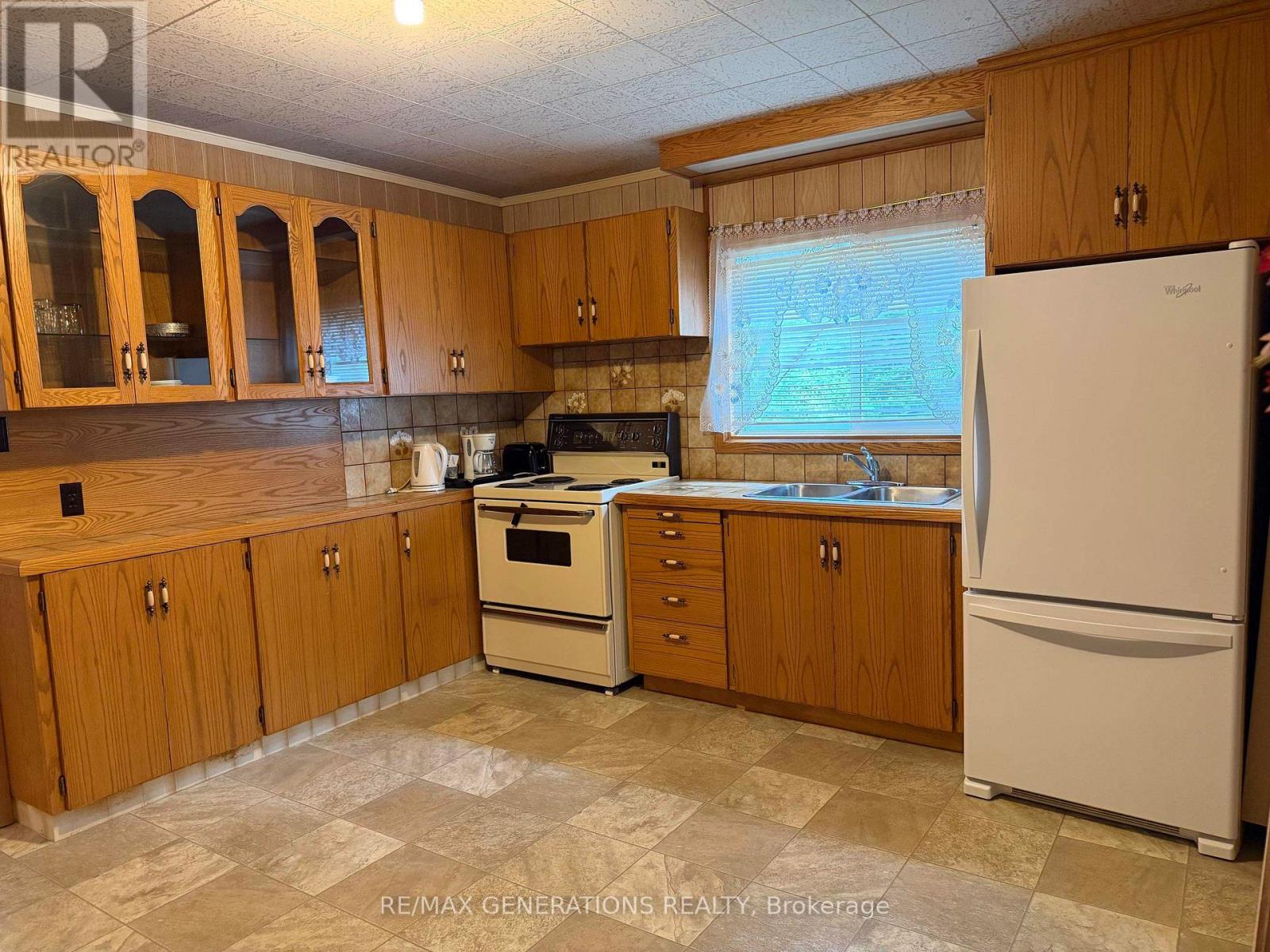 200 ETHEL Street, Schreiber (TB-88), Ontario, P0T2S0, Schreiber (TB-88), Ontario — photo 5 of 5