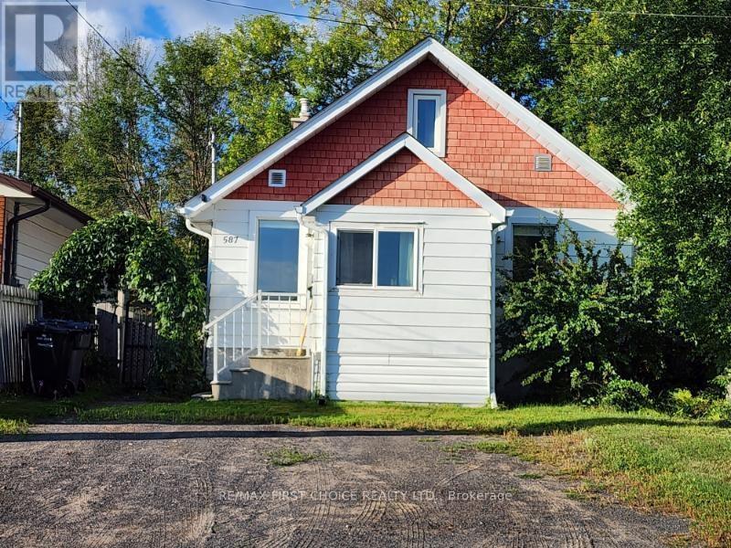 587 TUPPER STREET - 1