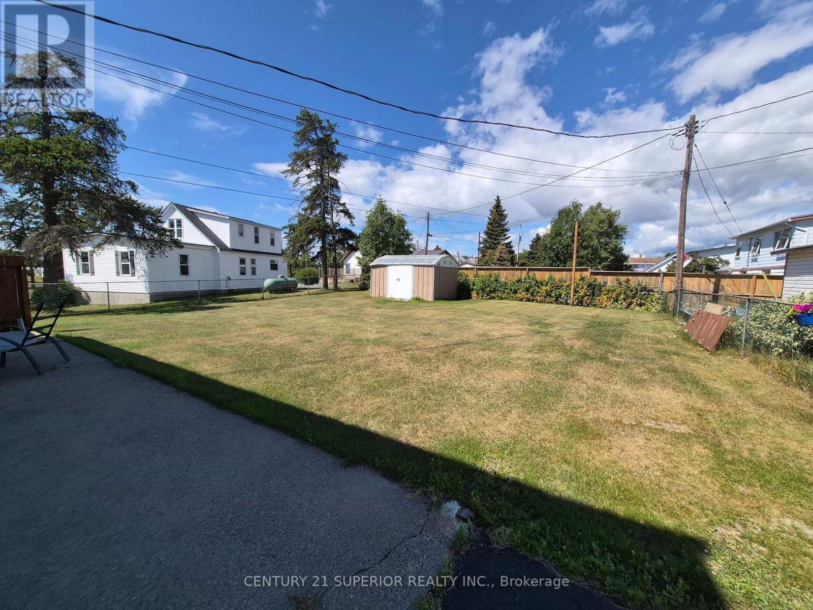 1 LAURIER AVE - Image 45