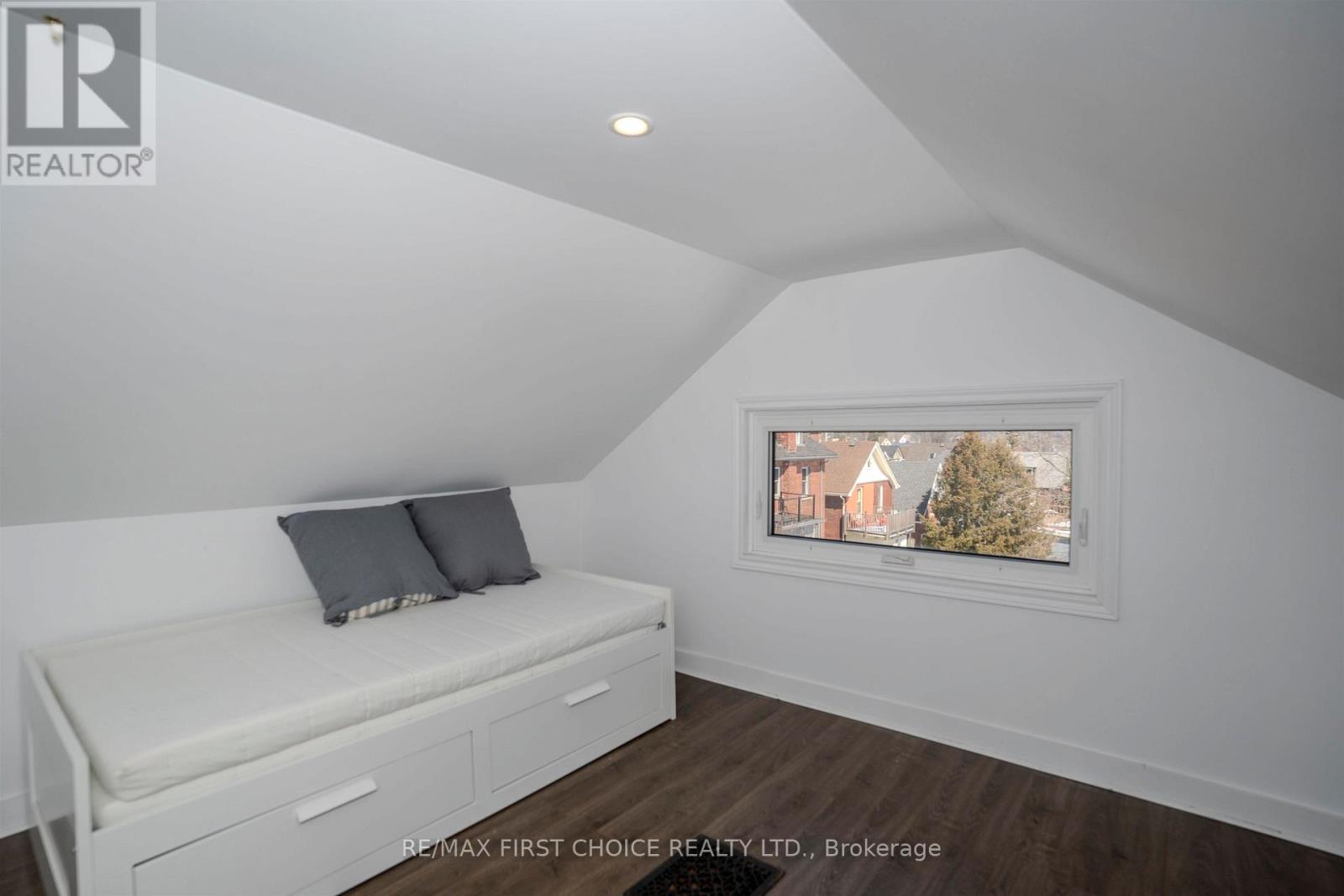 420 VAN NORMAN STREET - Image 32