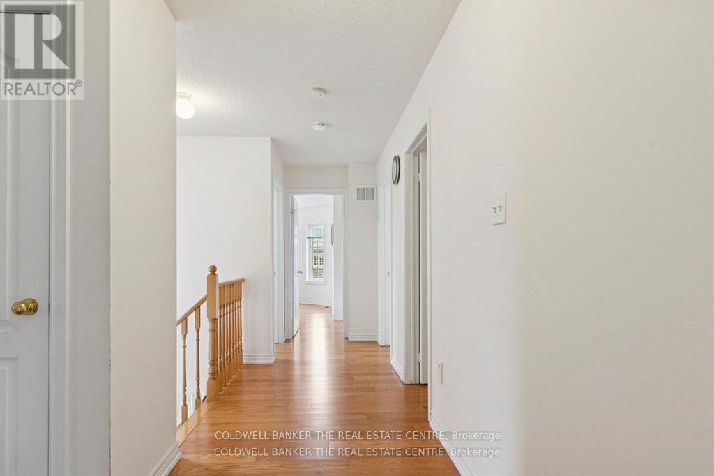 768 MILLARD STREET E - Image 23