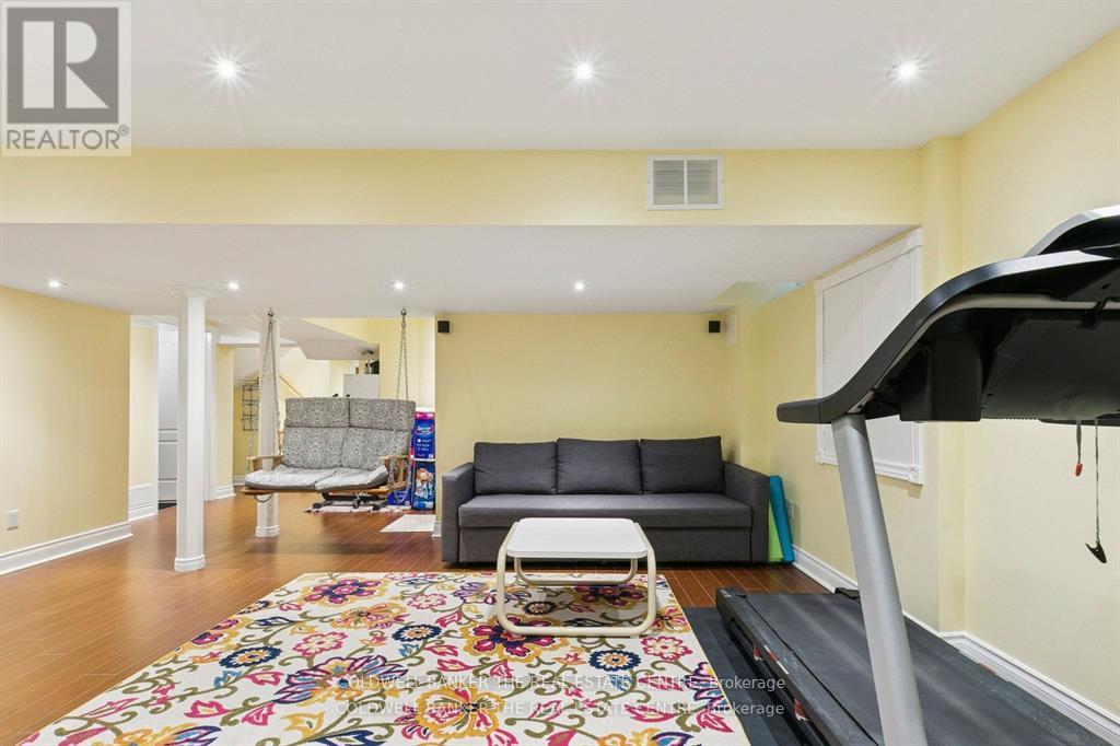 768 MILLARD STREET E - 27