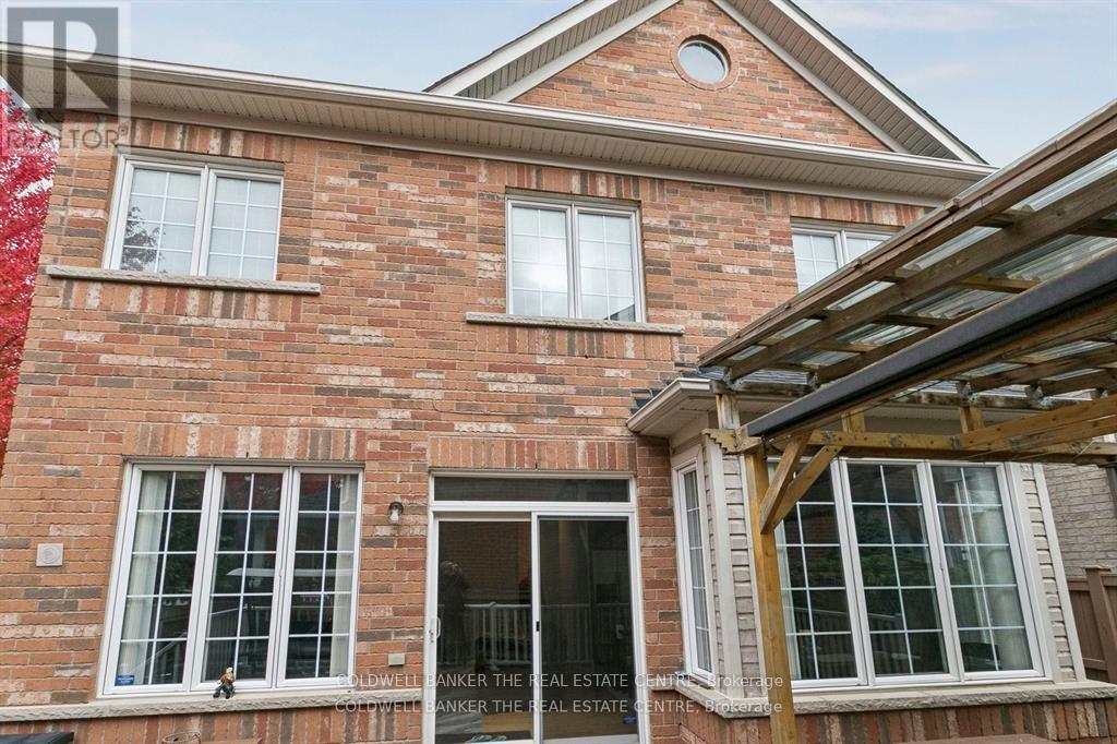 768 MILLARD STREET E - 32