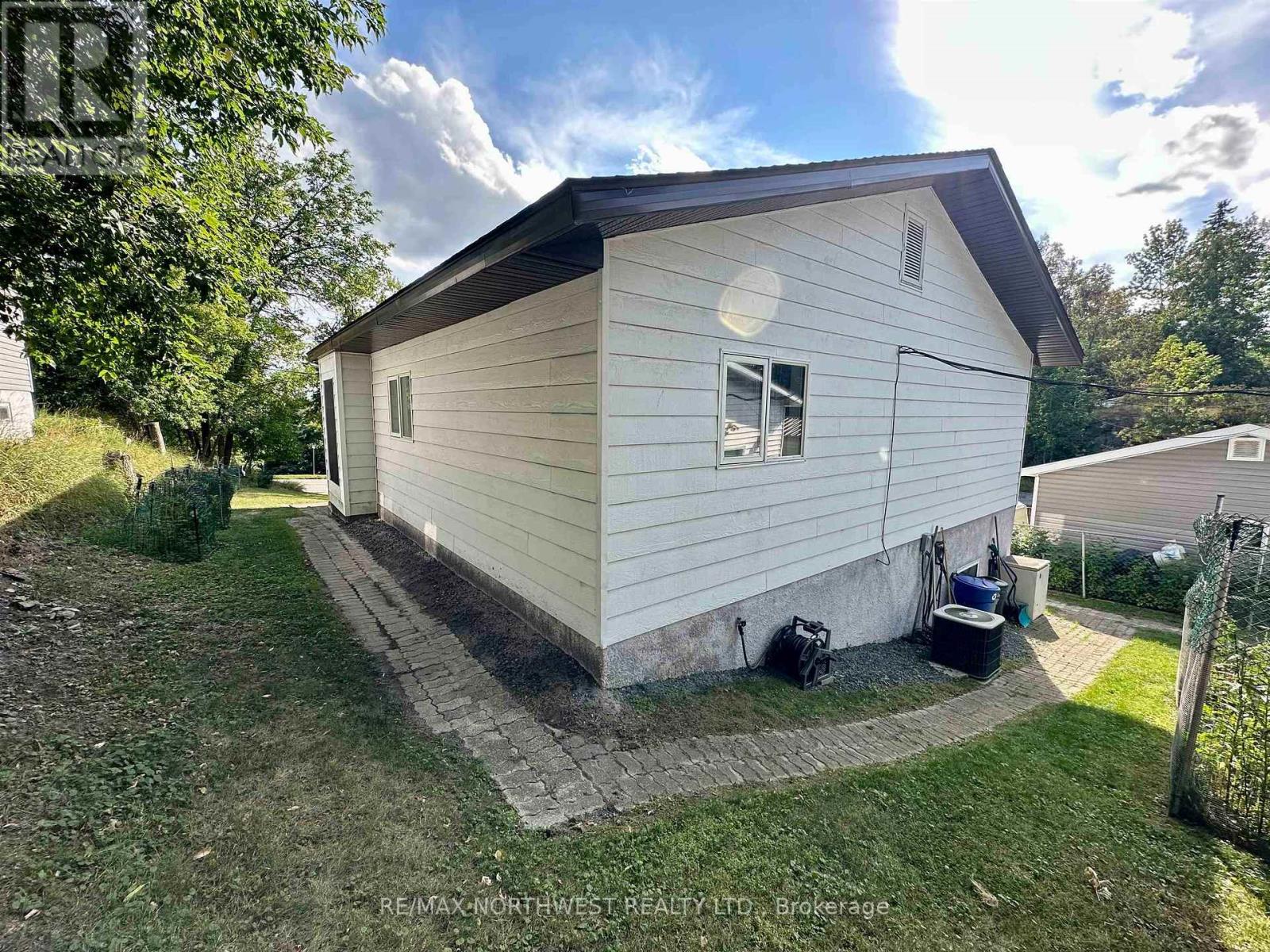 1308 EIGHTH STREET NORTH - 32