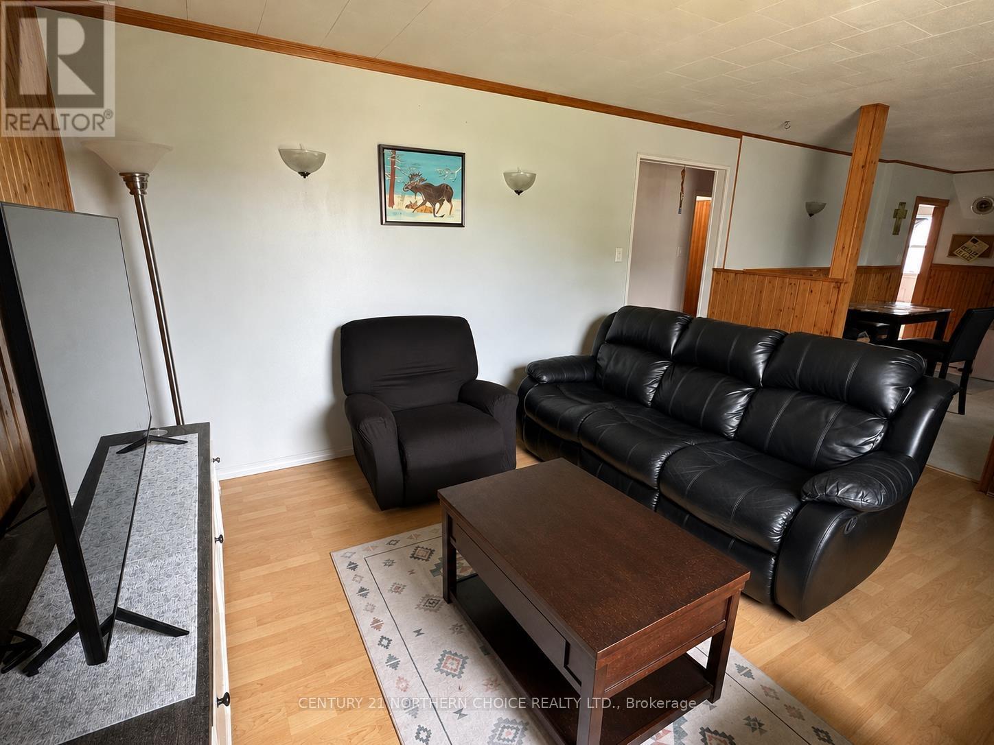 120 DICKENSON ROAD - 6