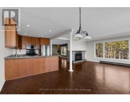 49 Lakeshore Road E, Oro Medonte, ON L0L2E0 Photo 11