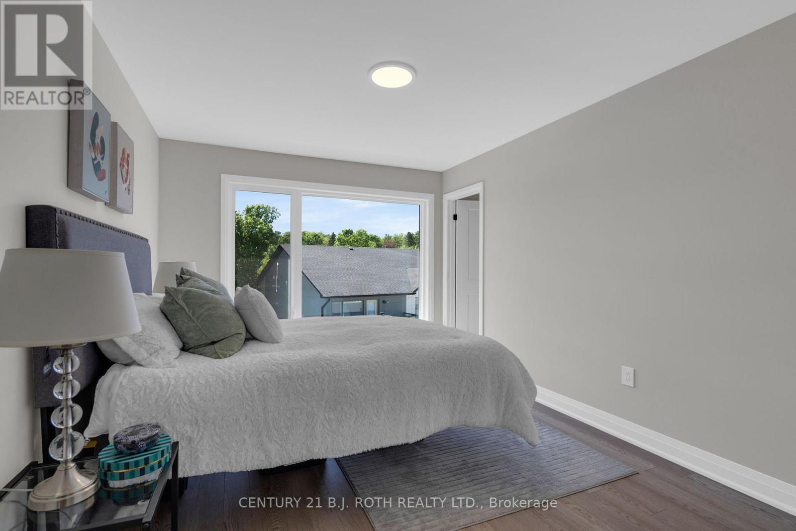89 LIGHTFOOT DRIVE - 25