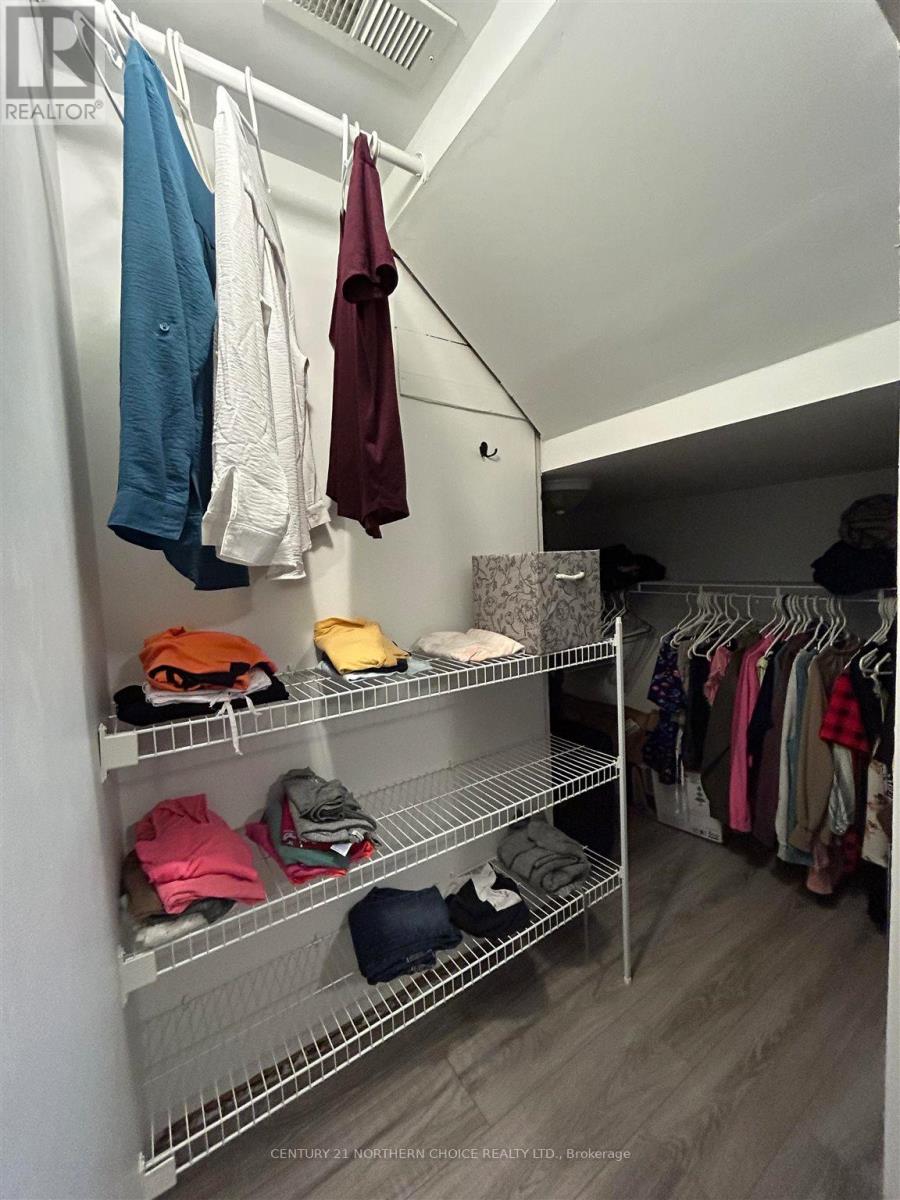 628 SECOND STREET E - 29
