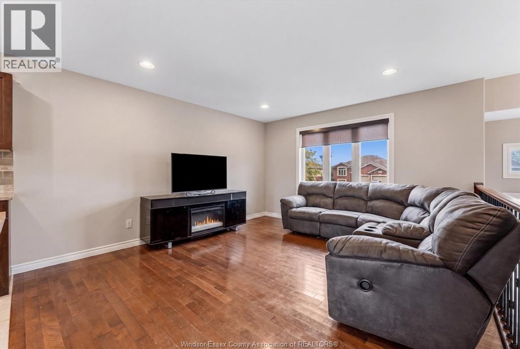 341 PIROLI CRESCENT - 6