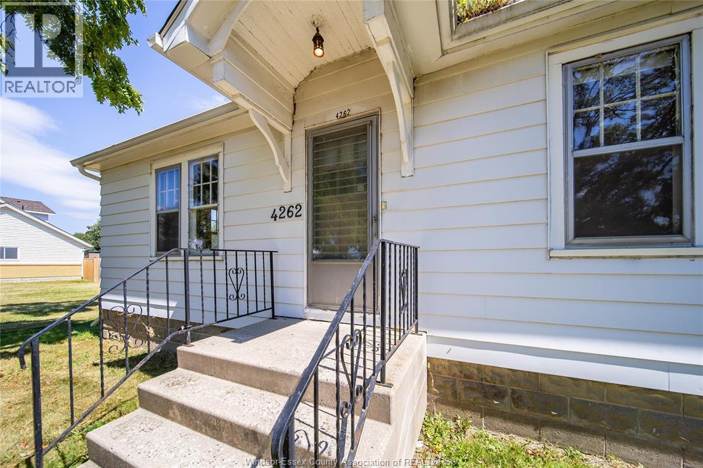 4262 HOWARD PLACE - 10