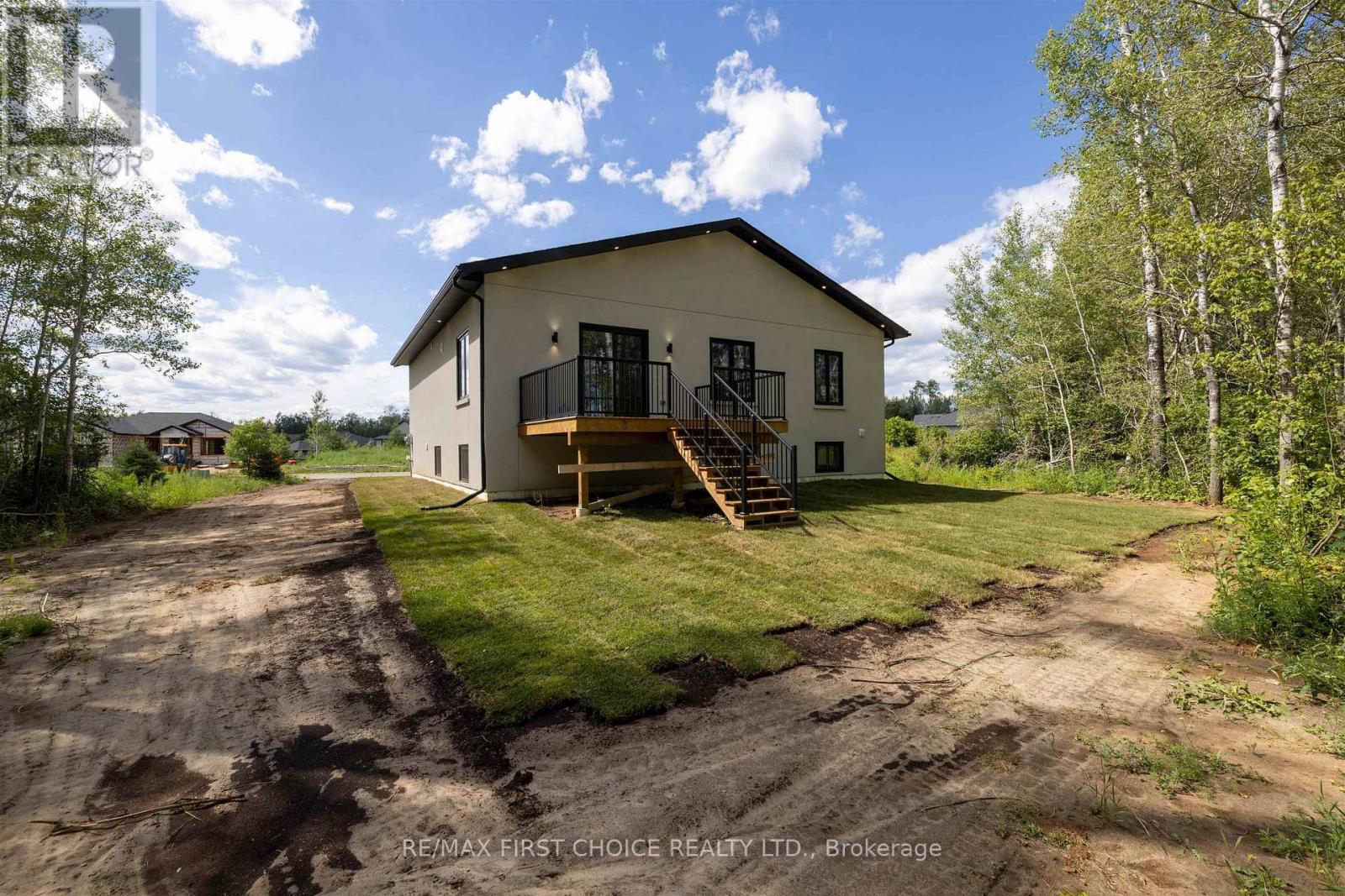 3435 KING GEORGE'S PARK DRIVE - 11