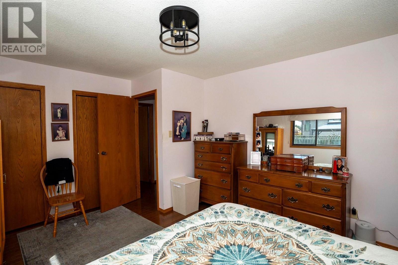 224 LONDON DRIVE - 15