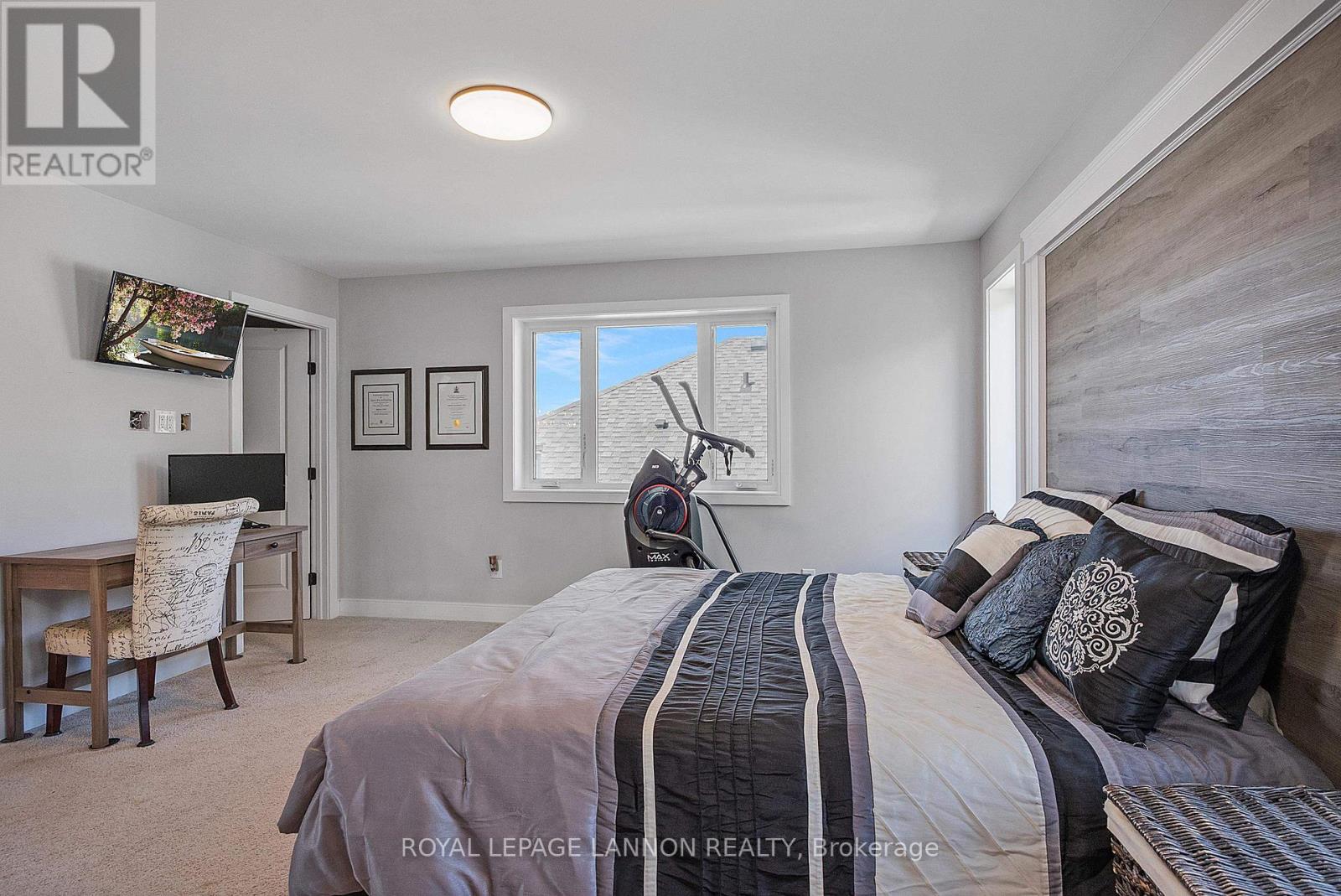 145 DOGWOOD CRESCENT - 16
