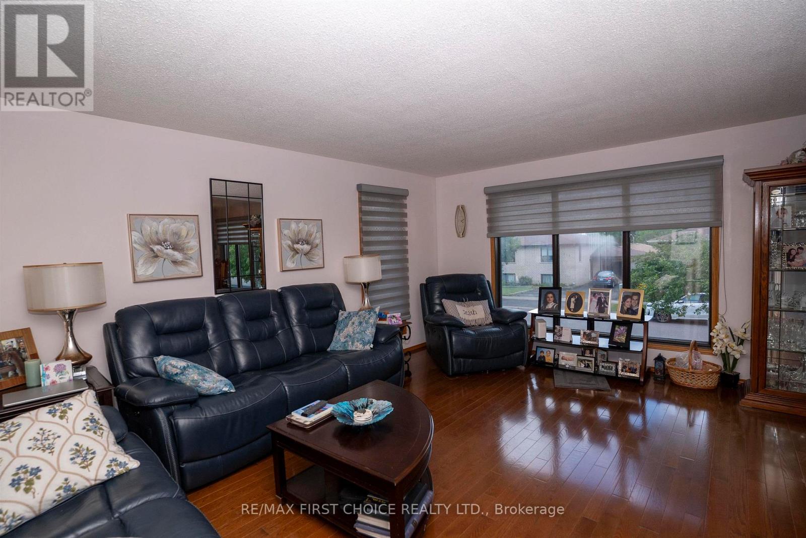 224 LONDON DRIVE - 5