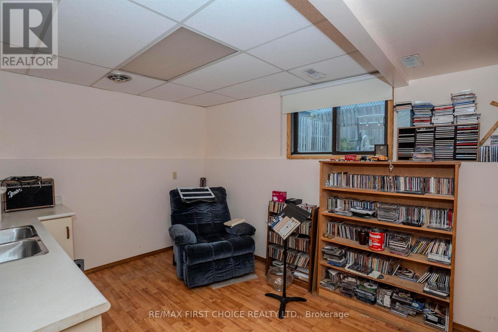 224 LONDON DRIVE - Image 23