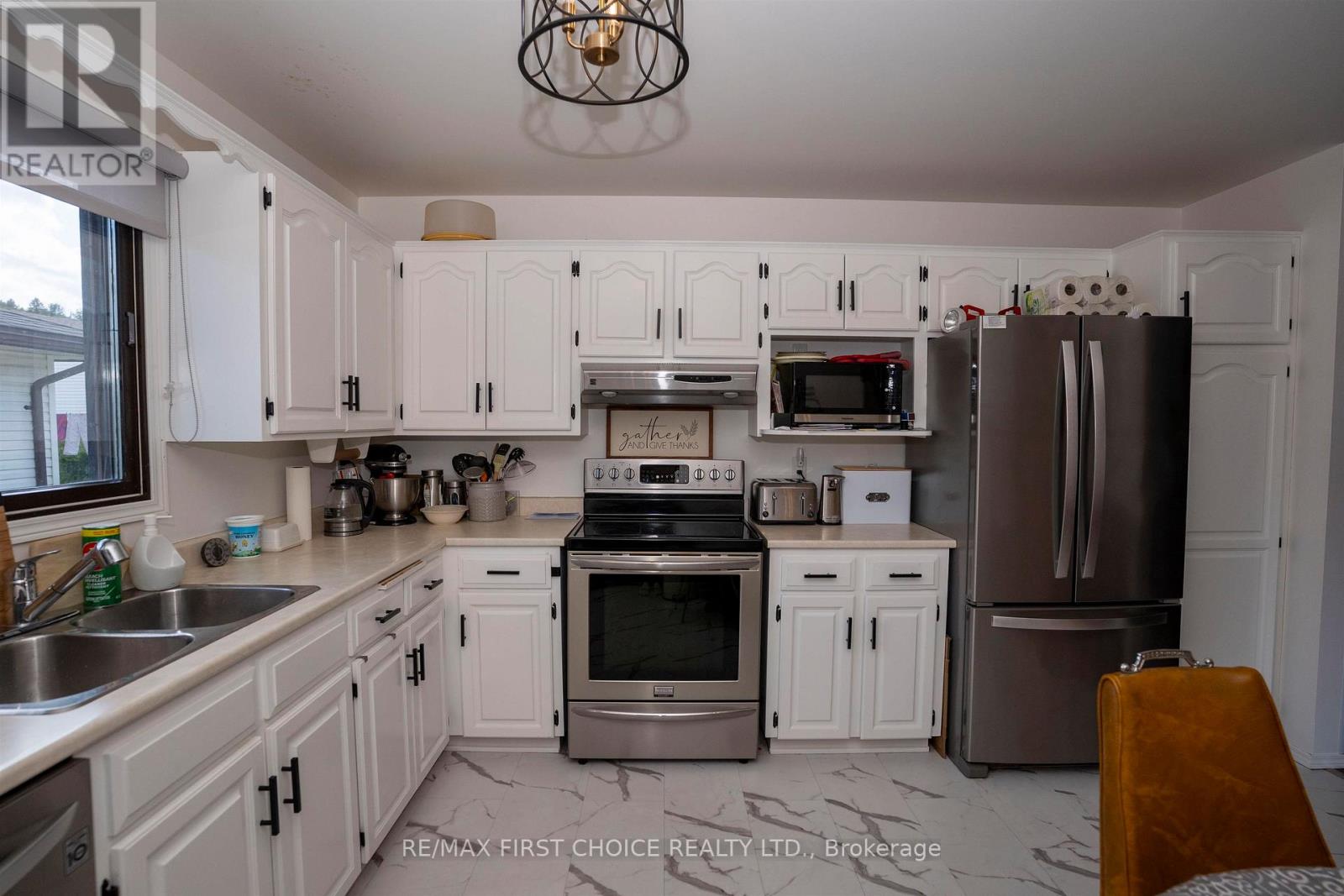 224 LONDON DRIVE - Image 7