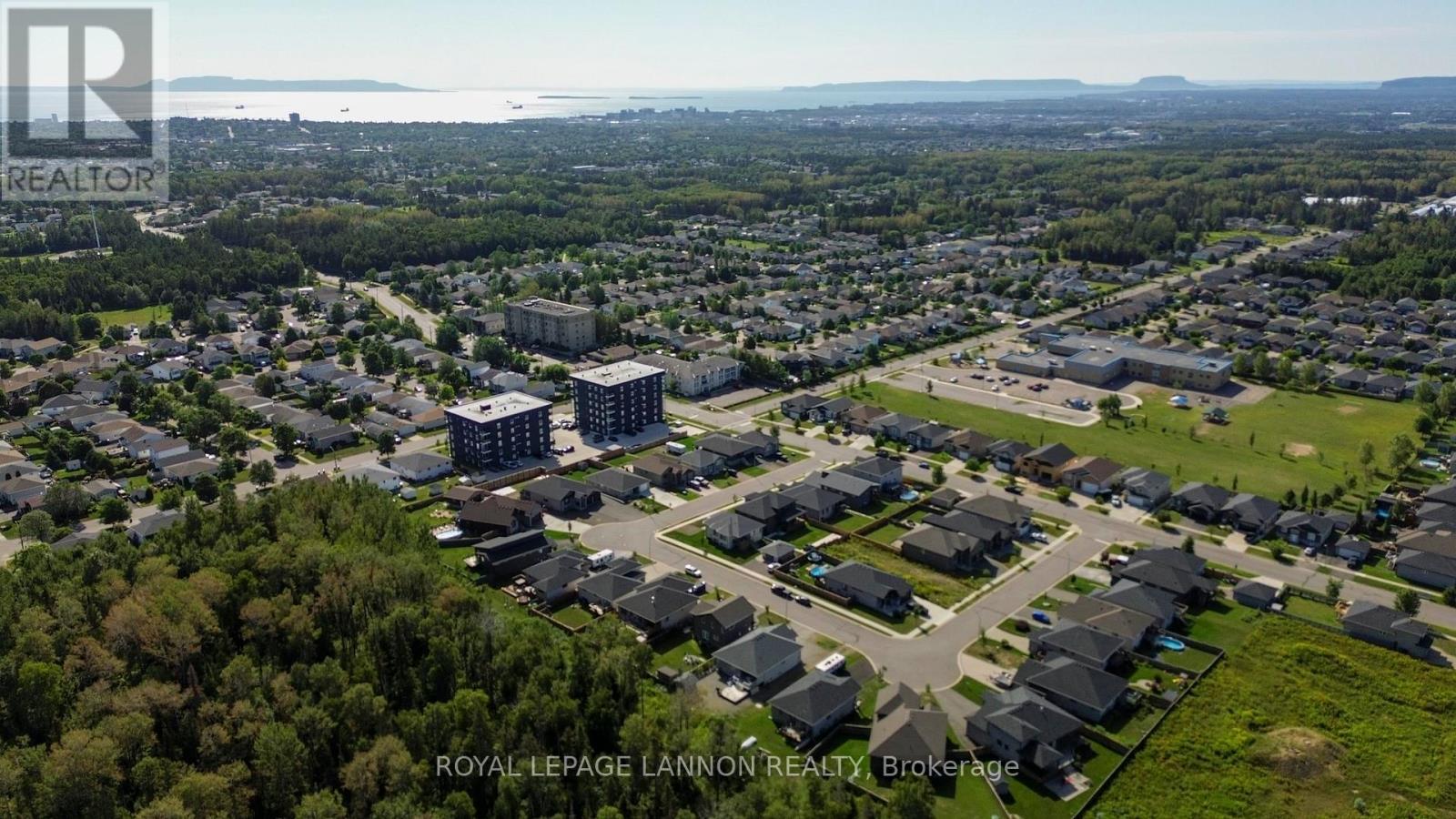 145 DOGWOOD CRESCENT - 44