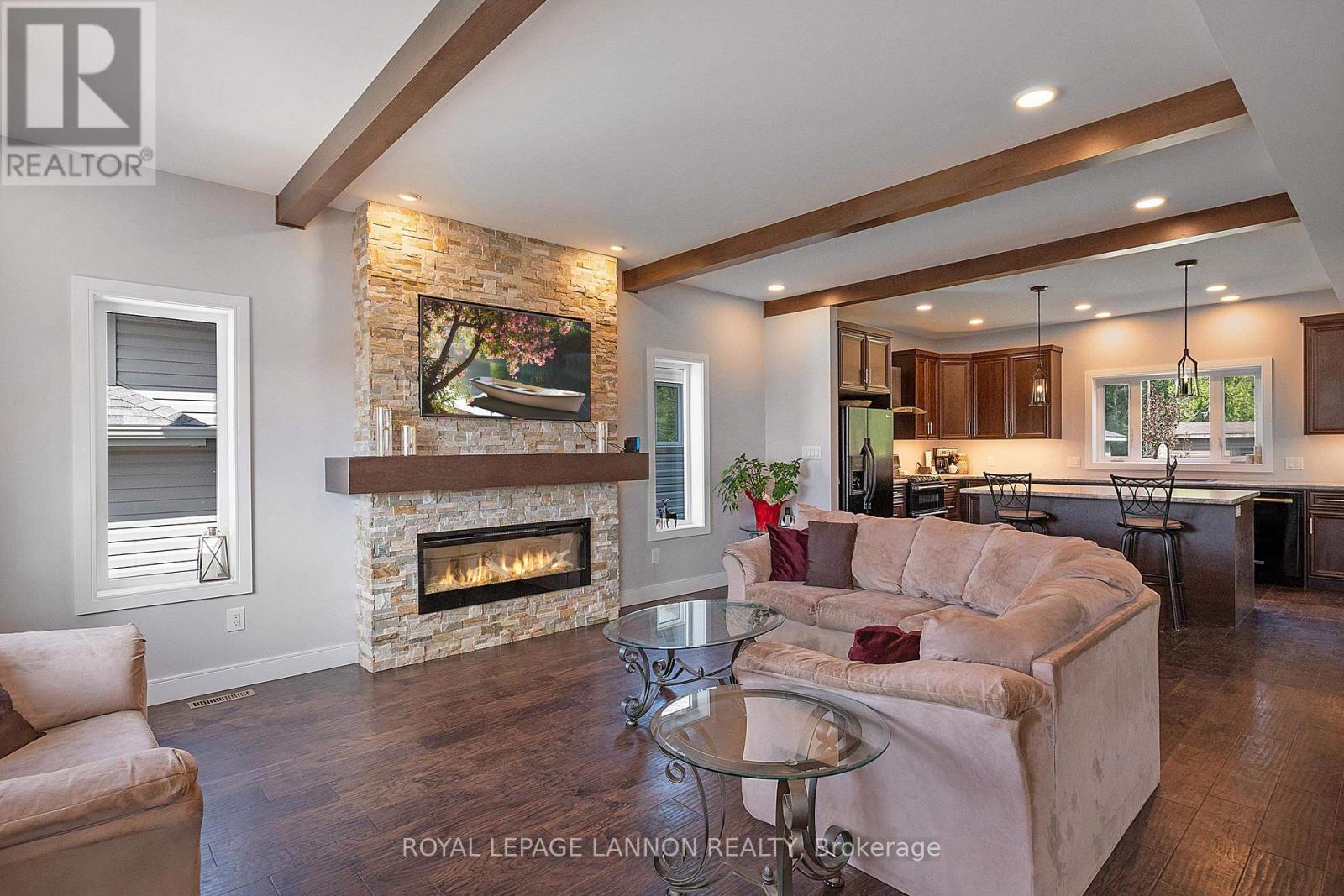 145 DOGWOOD CRESCENT - 5
