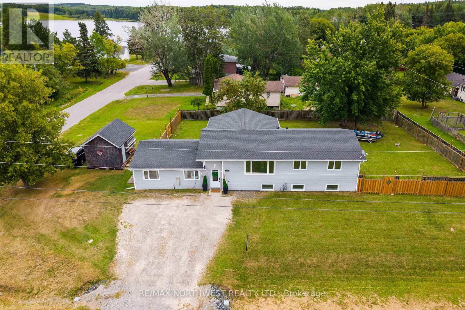 25 Park Avenue, Kenora (Evergreen), Ontario, P9N3W8, Kenora (Evergreen), Ontario — photo 2 of 5