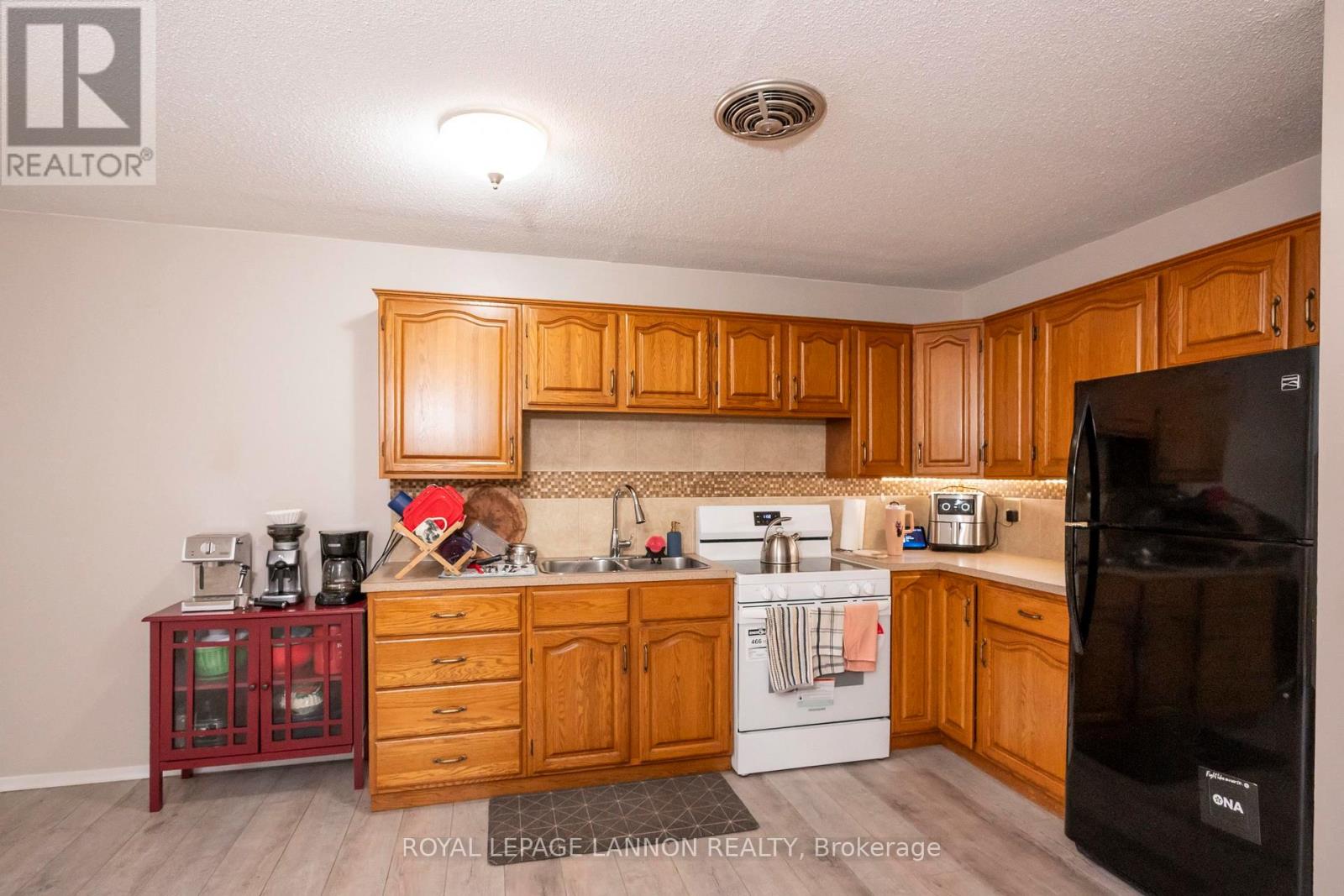 80 PETER STREET - Image 11