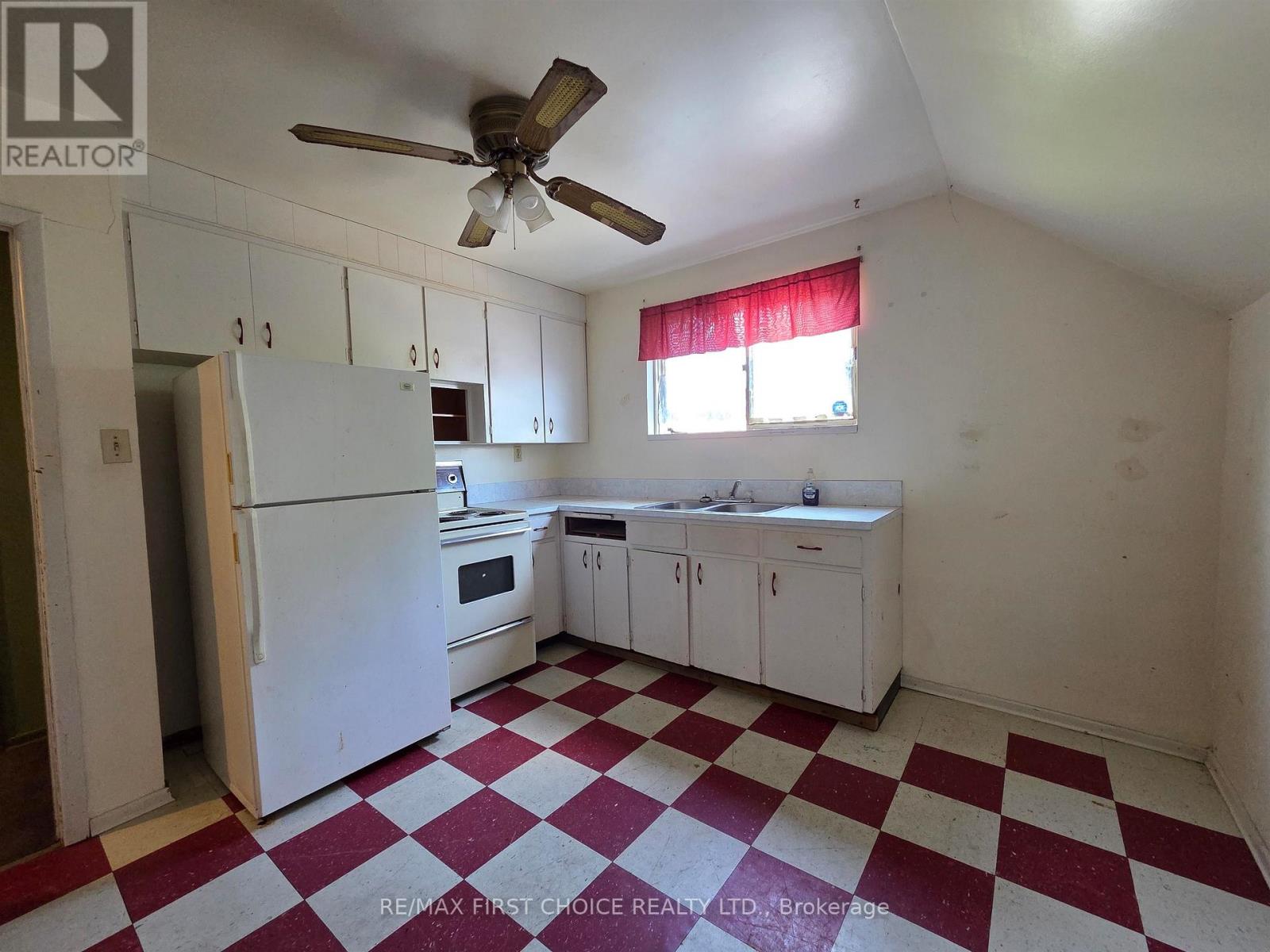 115 CAMERON STREET - 16