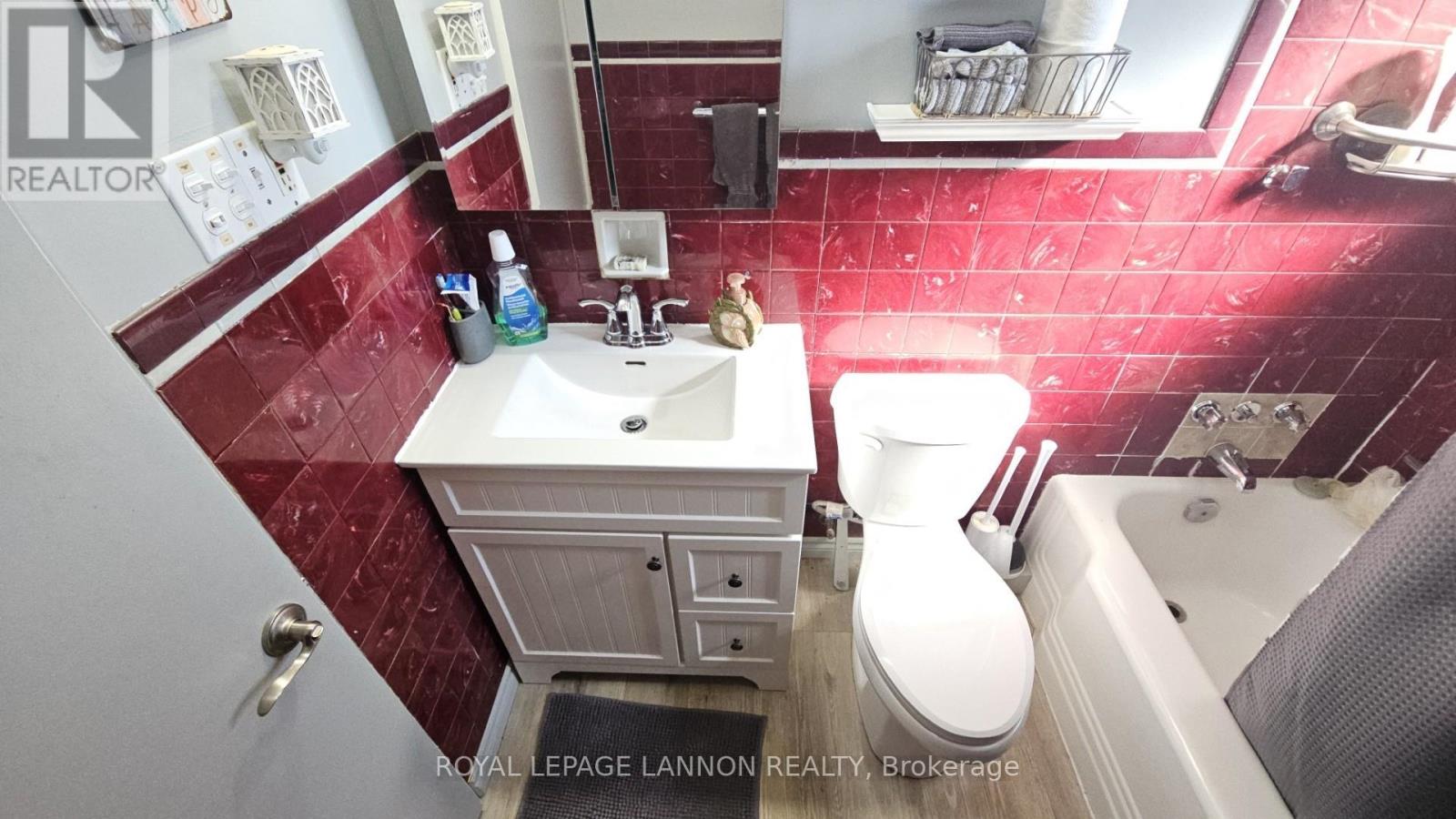 1820 HAMILTON AVENUE - Image 19