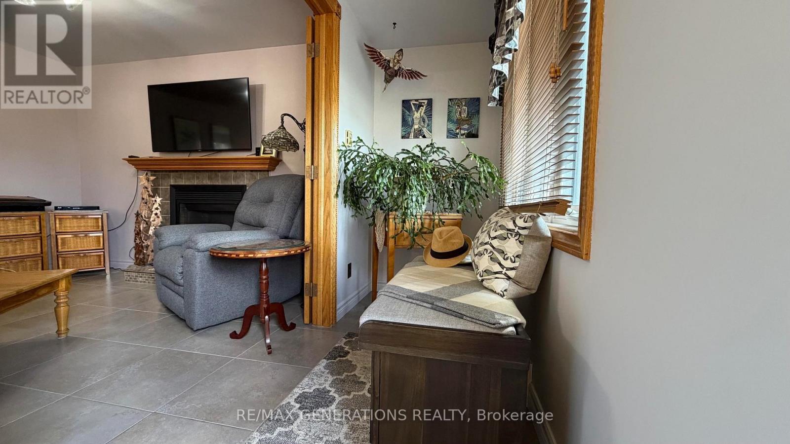 27 SUPERIOR AVENUE - 2
