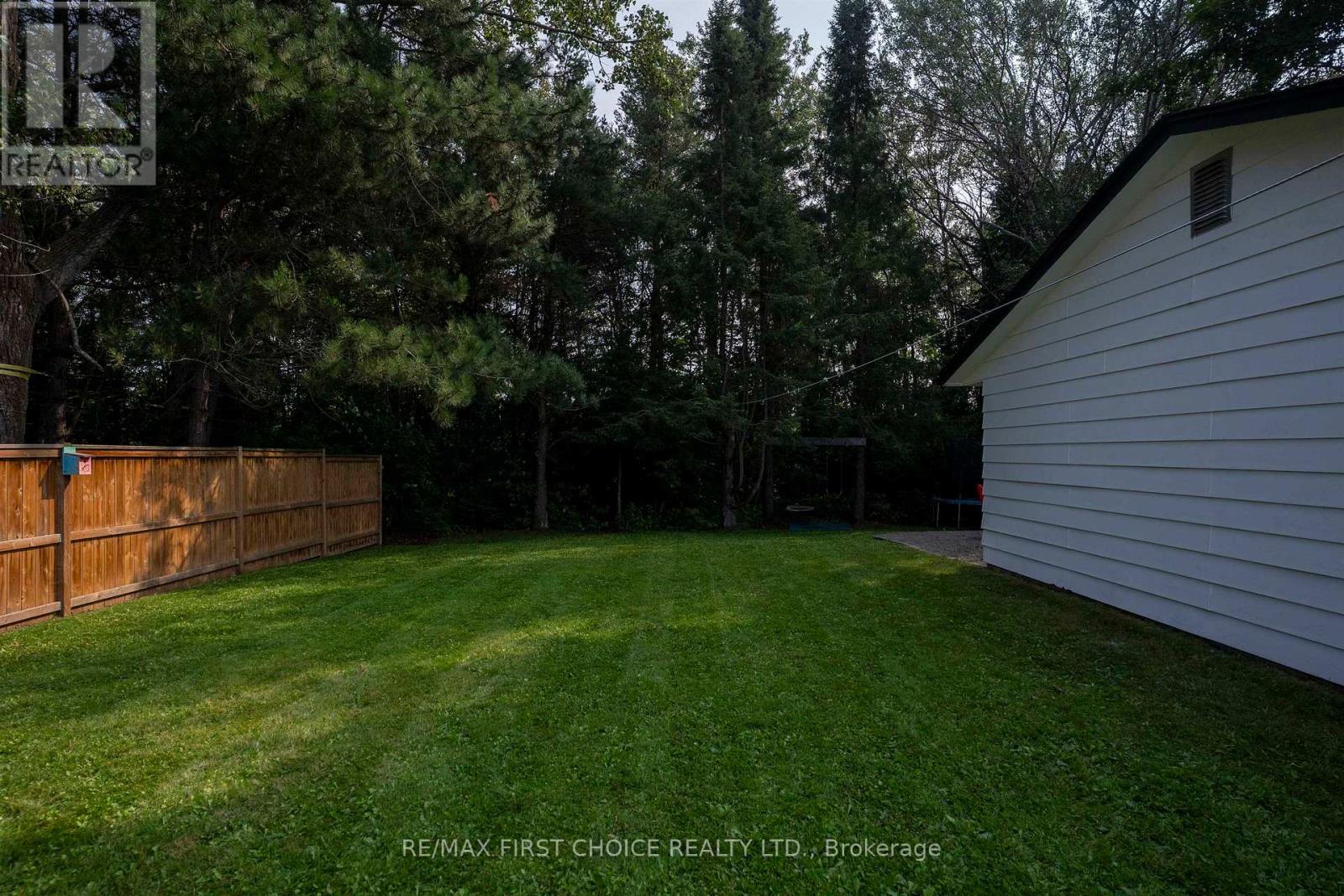 556 LAURENTIAN DRIVE - 33