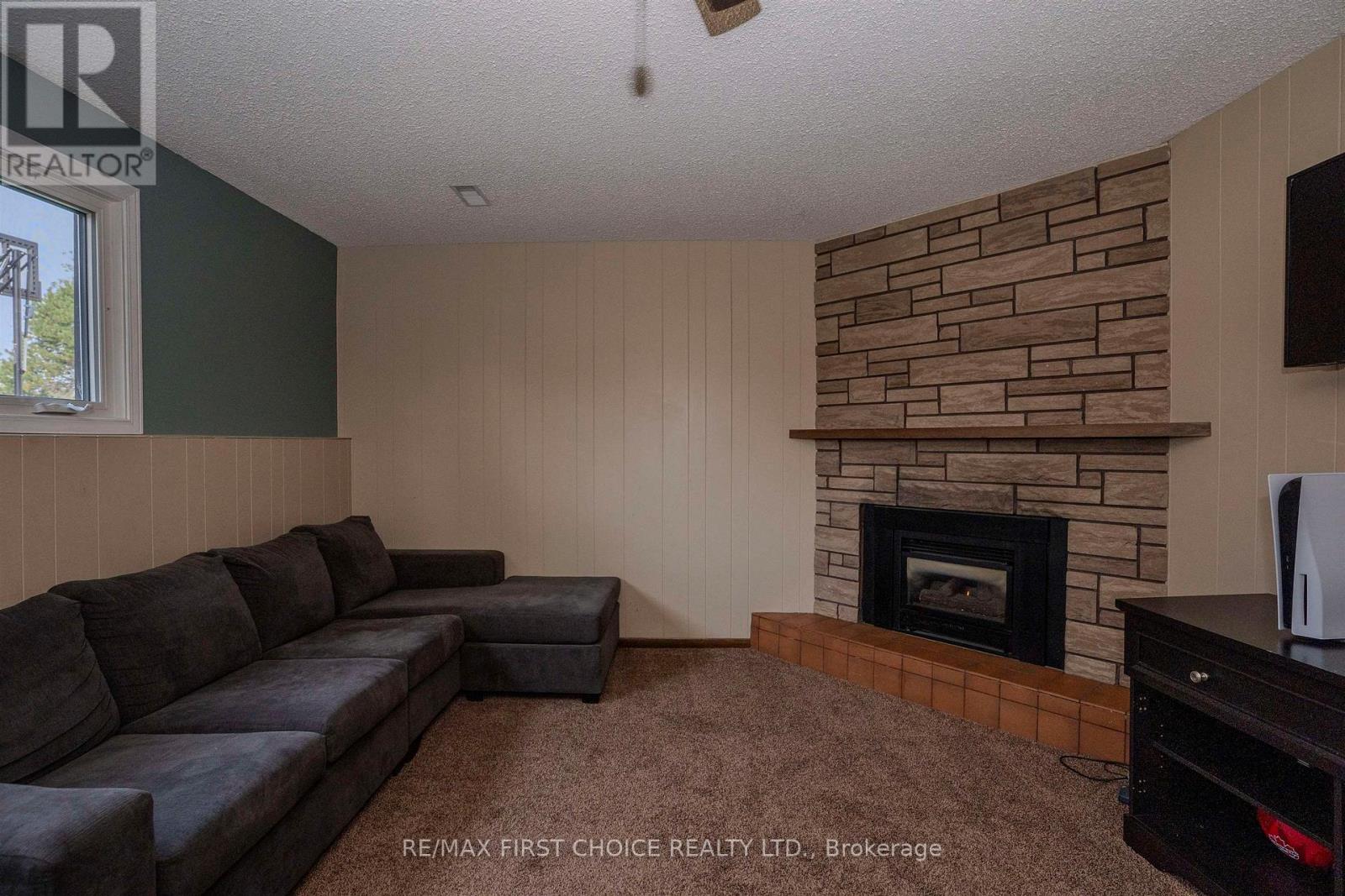 556 LAURENTIAN DRIVE - Image 28