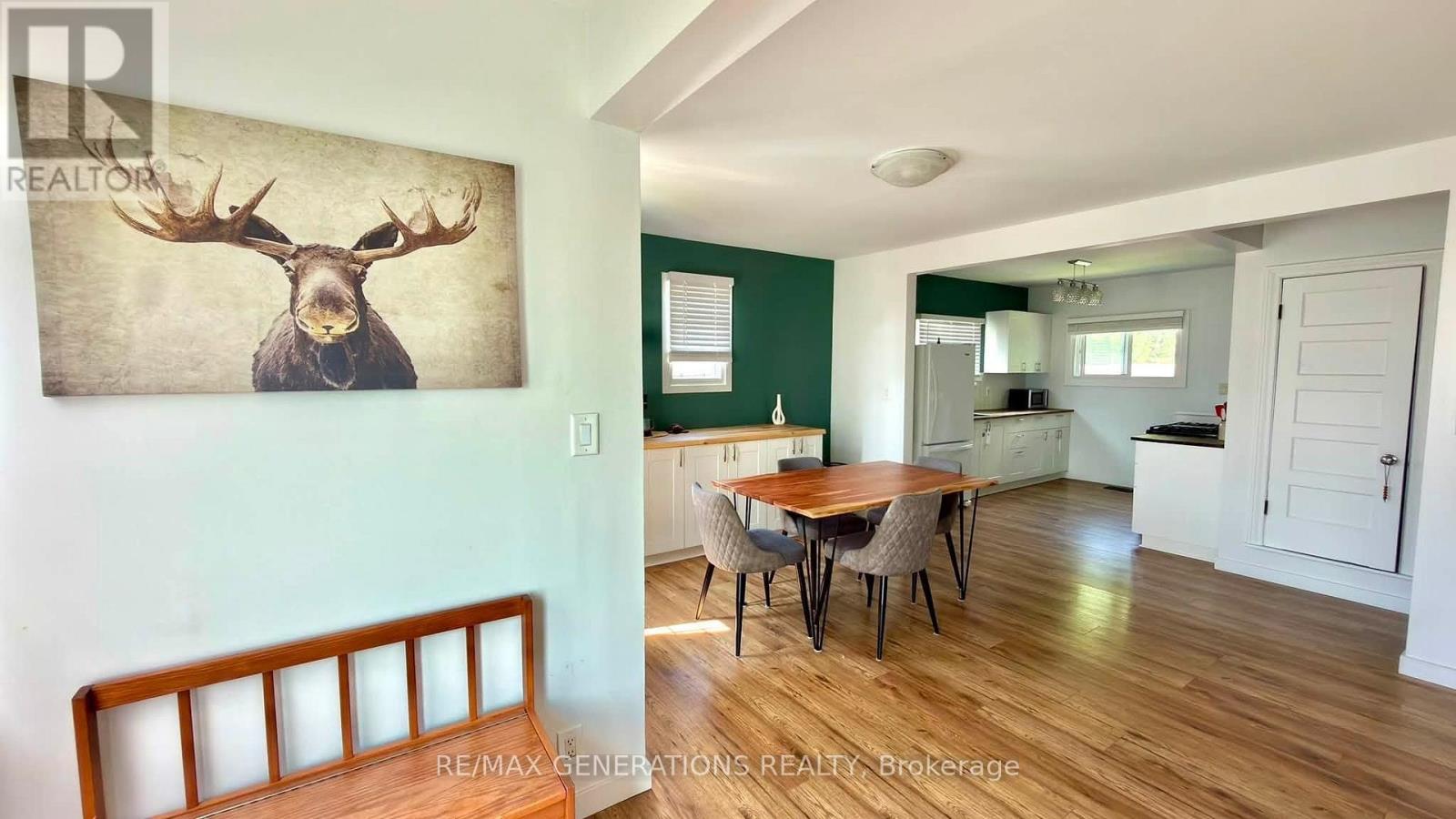 454 ALGOMA STREET N - 2