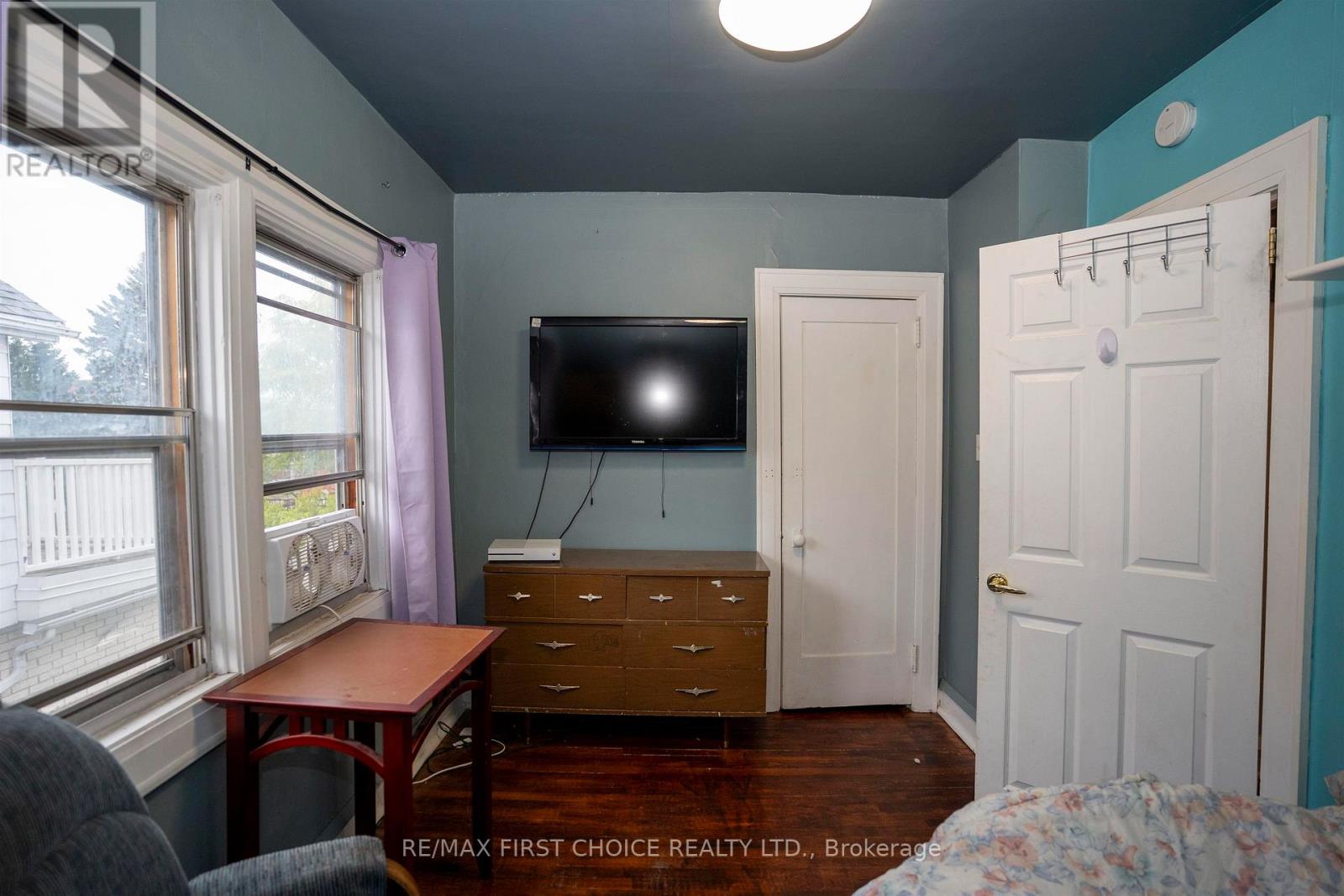308 ARCHIBALD STREET N - 23
