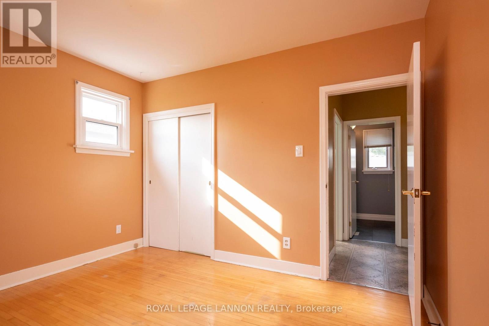 2219 ARTHUR STREET E - 14