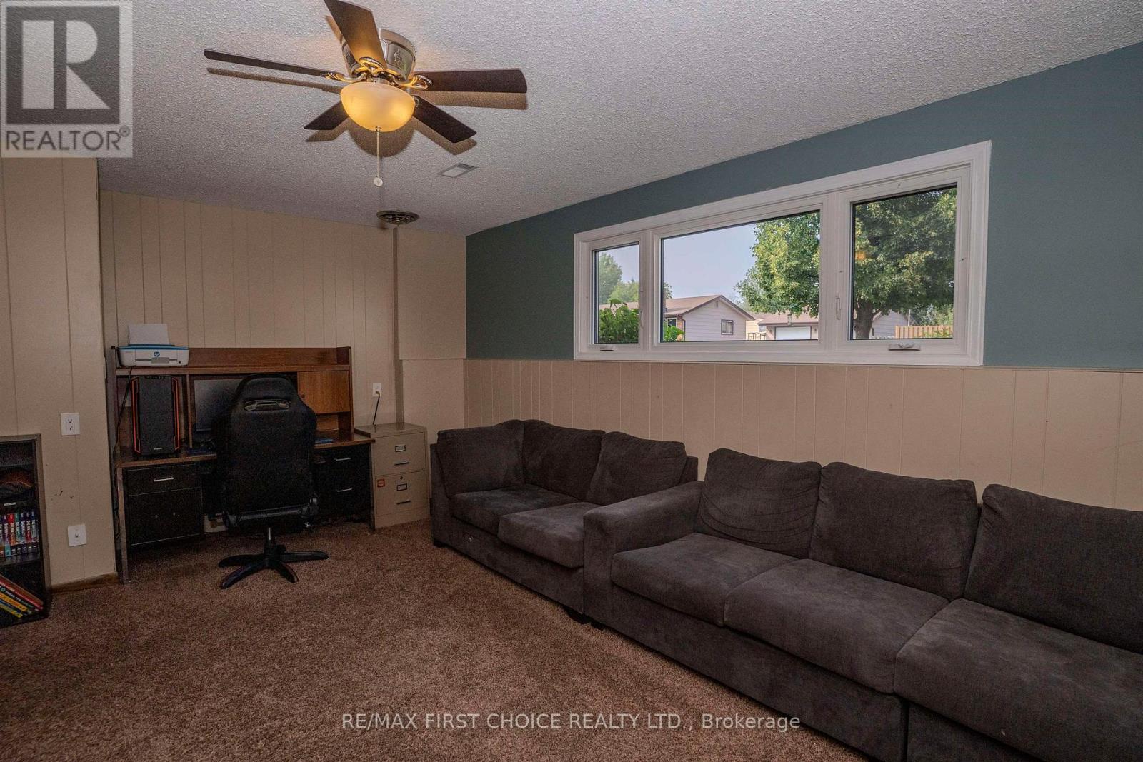 556 LAURENTIAN DRIVE - 29