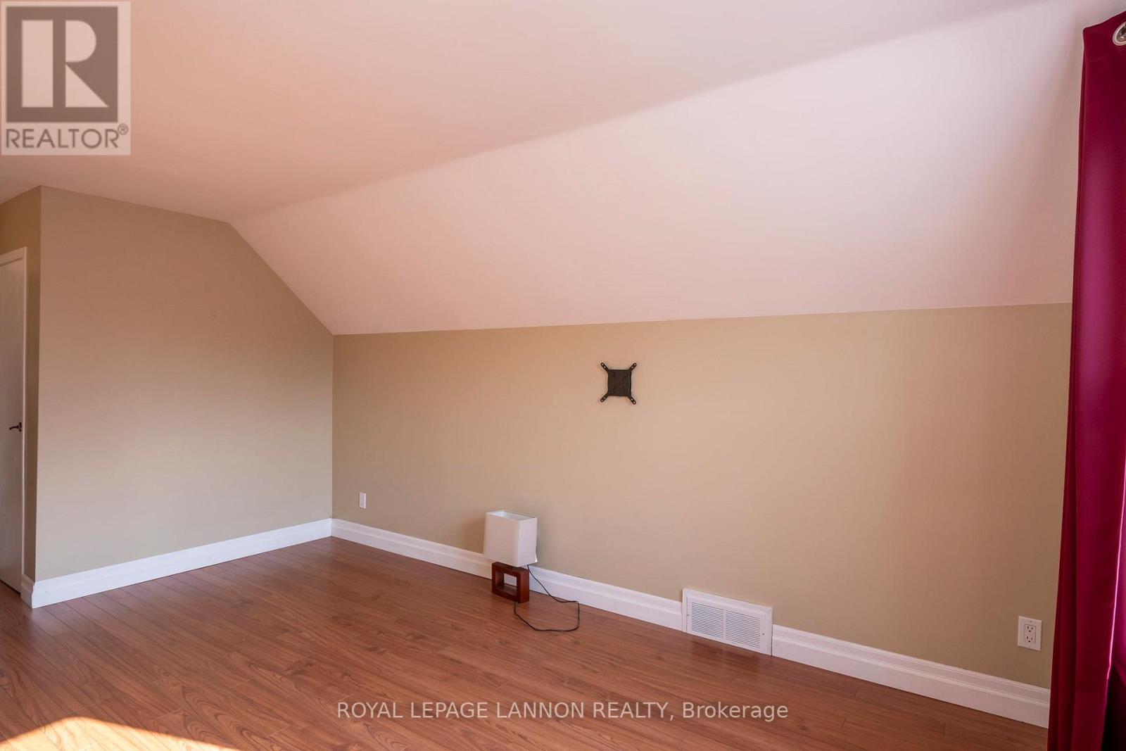 2219 ARTHUR STREET E - 17