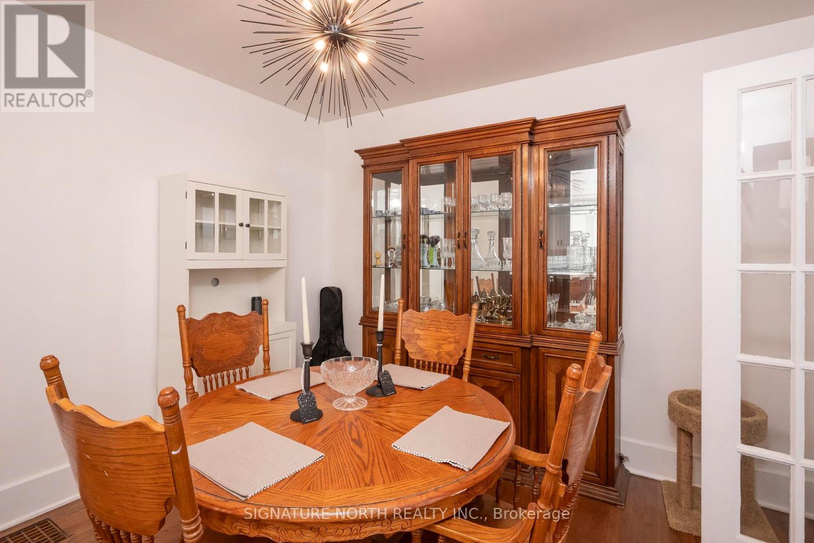 105 MACHAR AVENUE - 20